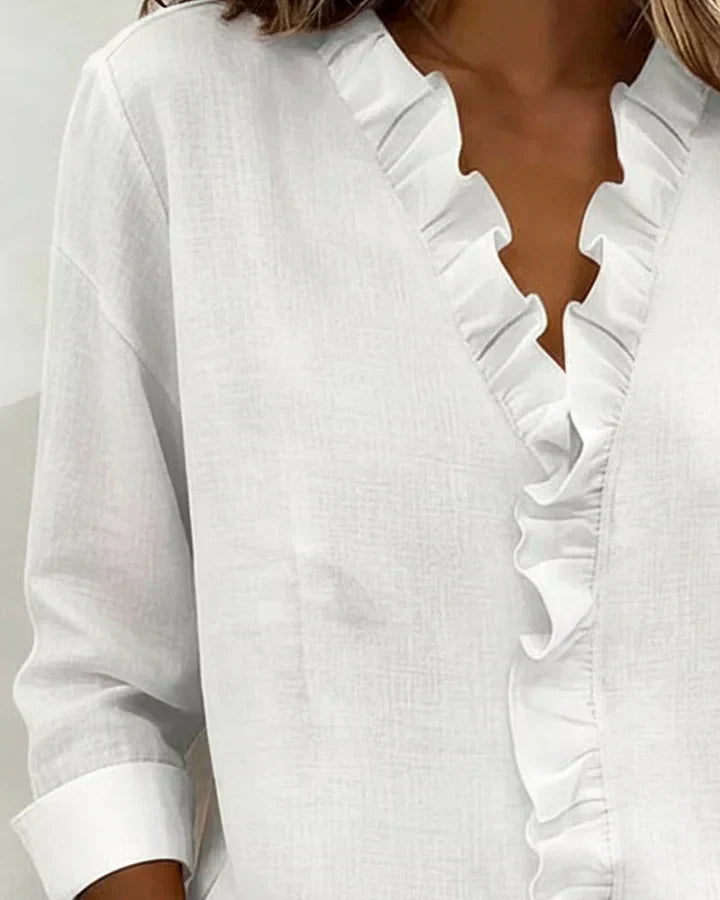 Ciara™ | Blusa con escote en V y delicados volantes