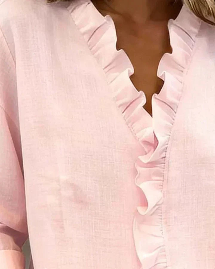 Ciara™ | Blusa con escote en V y delicados volantes