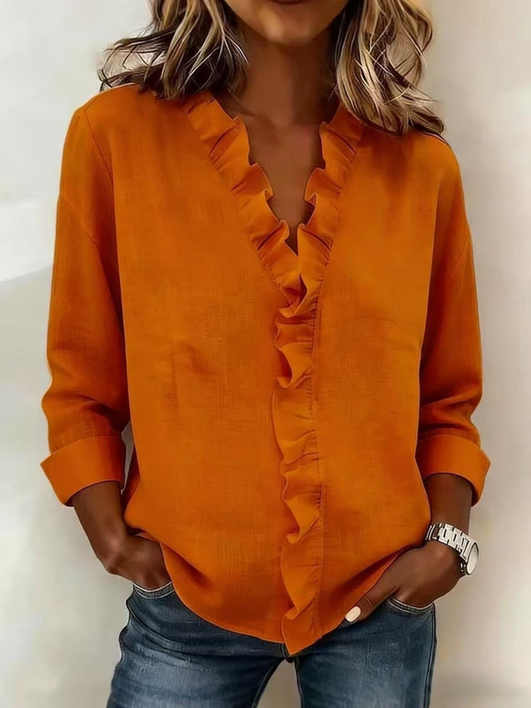 Ciara™ | Blusa con escote en V y delicados volantes