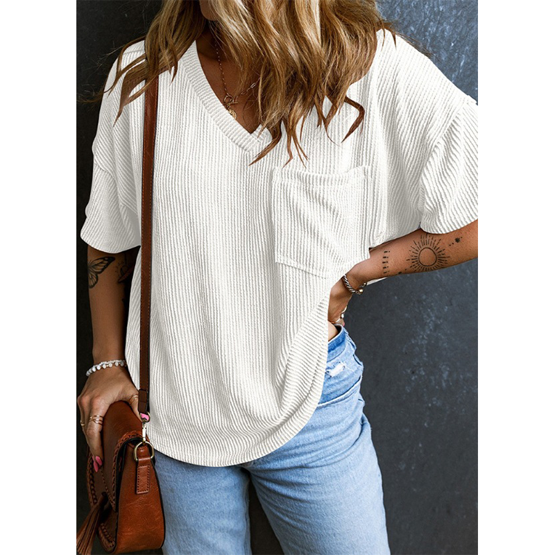 Blusa premium de manga corta con escote en V